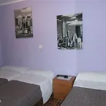 Pension La Ferroviaria - No Fumadores - Sin Ascensor Gasthof 3*