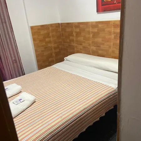 Pension La Ferroviaria - Habitaciones Con Balcon - 1 Cama Con Bano Privado-Sin Ascensor 2* Zaragoza