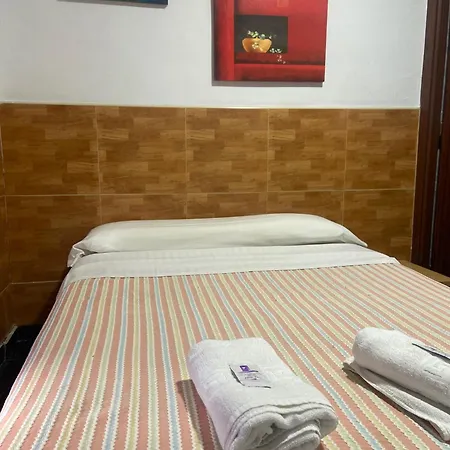 Pension La Ferroviaria - Habitaciones Con Balcon - 1 Cama Con Bano Privado-Sin Ascensor