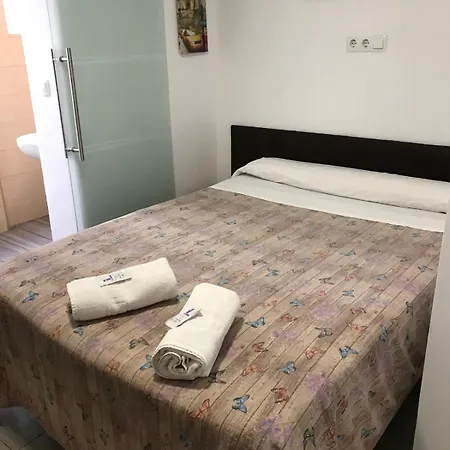 Pension La Ferroviaria - Habitaciones Con Balcon - 1 Cama Con Bano Privado-Sin Ascensor