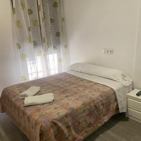 Pension La Ferroviaria - Habitaciones Con Balcon - 1 Cama Con Bano Privado-Sin Ascensor Guest house Zaragoza