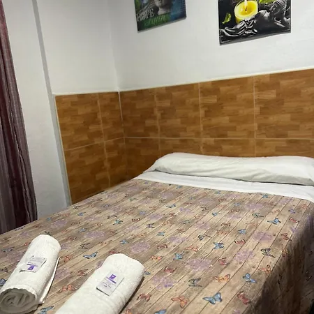 Pension La Ferroviaria - Habitaciones Con Balcon - 1 Cama Con Bano Privado-Sin Ascensor Guest house Zaragoza