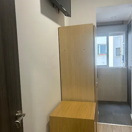Pensión Lf - No Fumadores - Sin Ascensor 3*