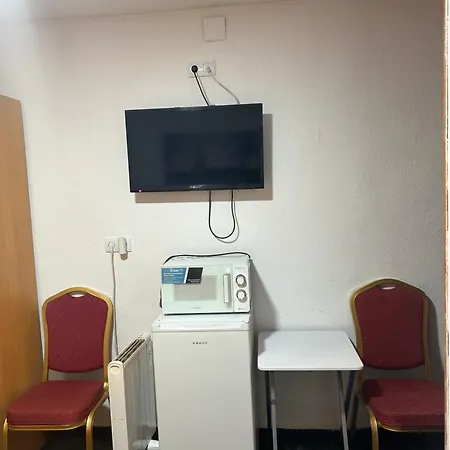 Lf - No Fumadores - Sin Ascensor Pensión 3*