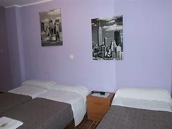 Pension La Ferroviaria - Habitaciones Con Balcon - 1 Cama Con Bano Privado-Sin Ascensor Guest house 2*