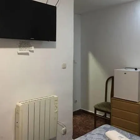 Pension La Ferroviaria - Habitaciones Con Balcon - 1 Cama Con Bano Privado-Sin Ascensor 2* Zaragoza